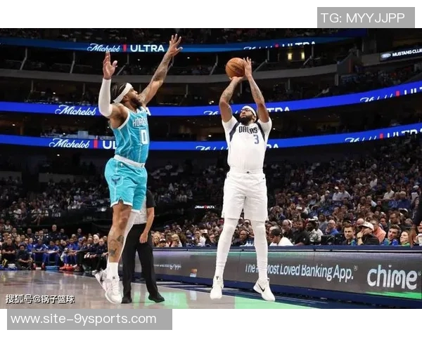 浓眉挡拆展现强大防守弗拉格精准三分助攻球队逆转局势