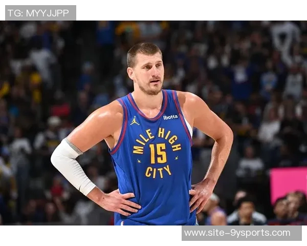 约基奇上半场表现惊艳9中8砍下23分7篮板3助攻三分球2中2状态火热 约基奇上半场表现惊艳9中8砍下23分7篮板3助攻三分球2中2状态火热