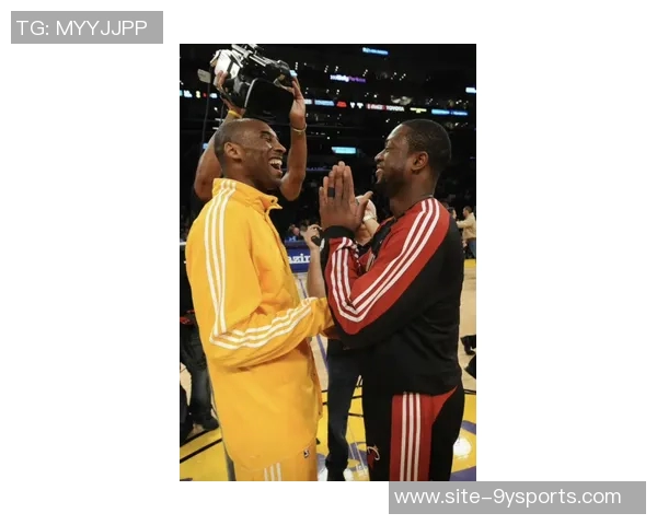 韦德携妻子畅游日本深情互动展现真爱无惧长时间相处考验