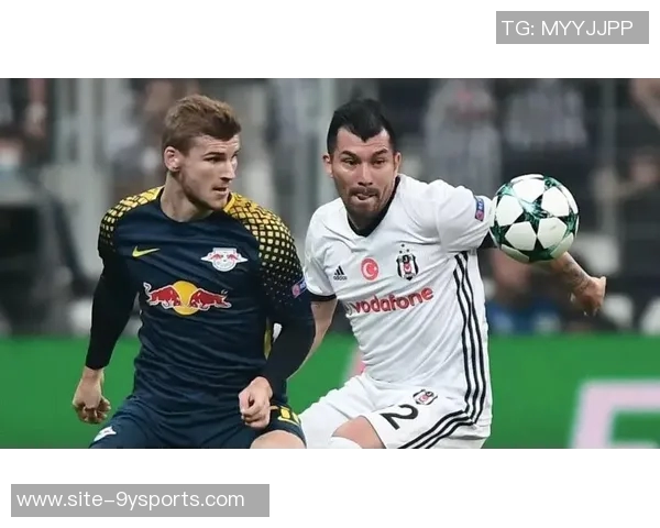 贝西克塔斯向多特中场厄兹詹提供3年半合同吸引加盟