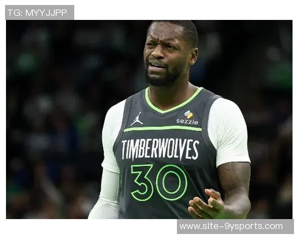 兰德尔表现稳定11投6中贡献14分4篮板1助攻1抢断助力球队胜利